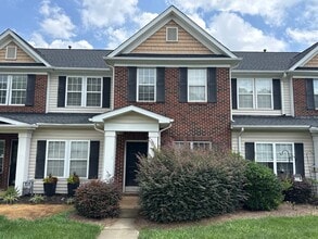 Building Photo - Oakstone