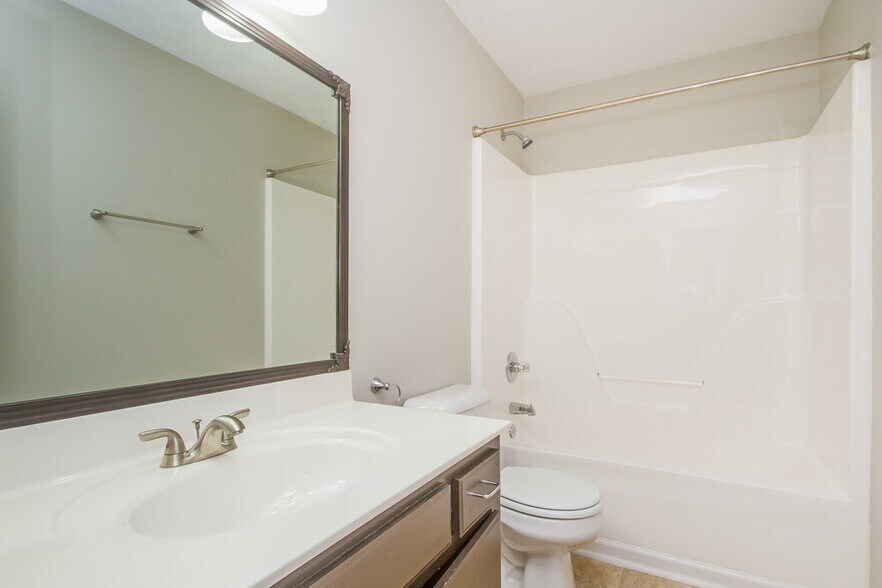 Building Photo - 1112 Skipton Dr