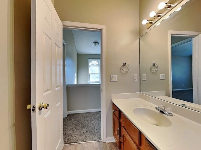 Building Photo - 2405 Boone Ct