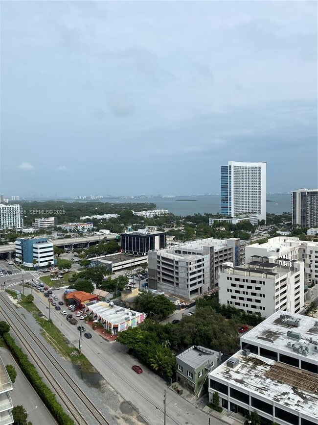 Building Photo - 121 NE 34th St