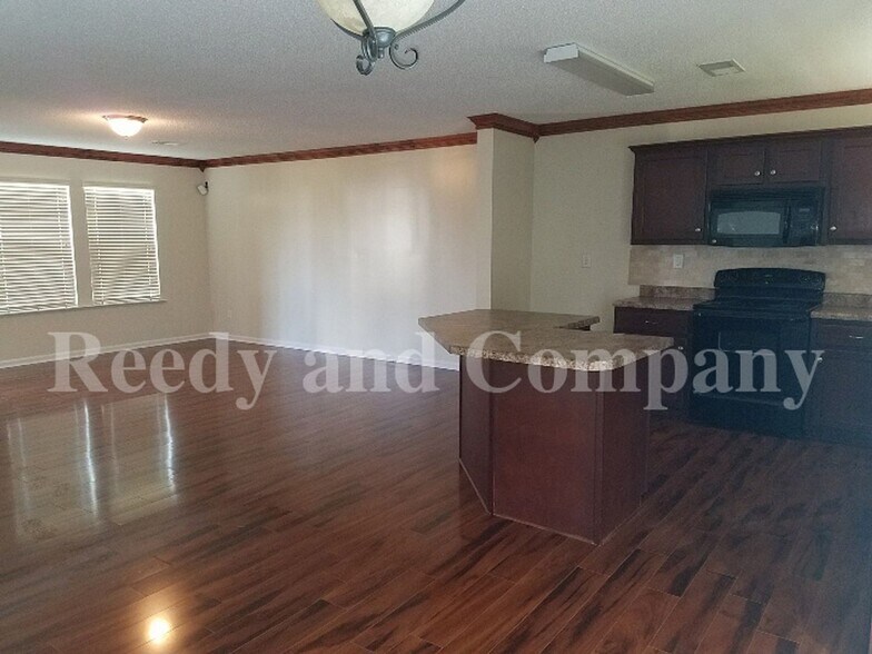Building Photo - 10094 Chariden Dr