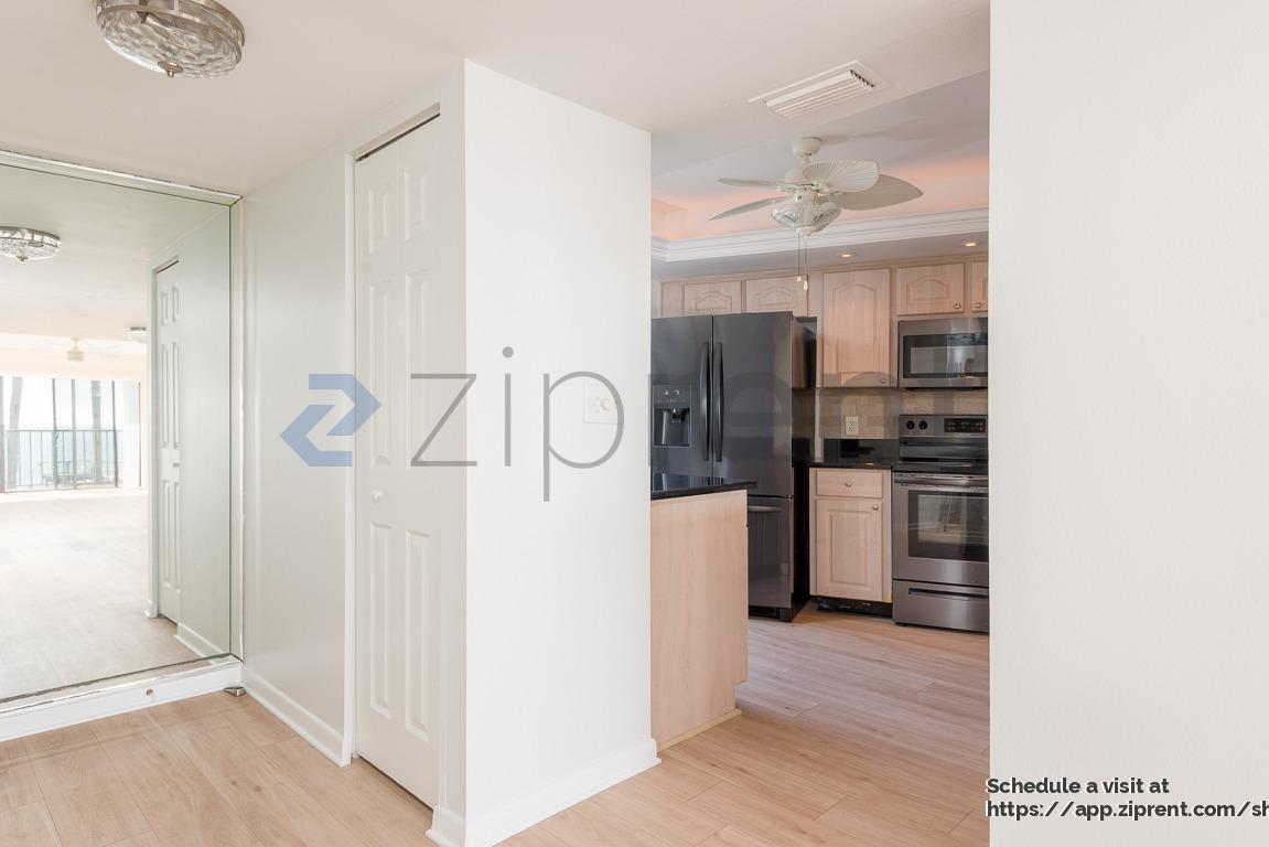 Building Photo - 7500 Sunshine Skyway Ln S