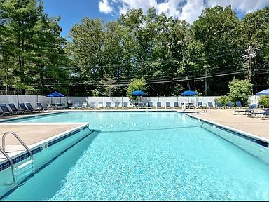 Building Photo - 7 Village Hill Ln