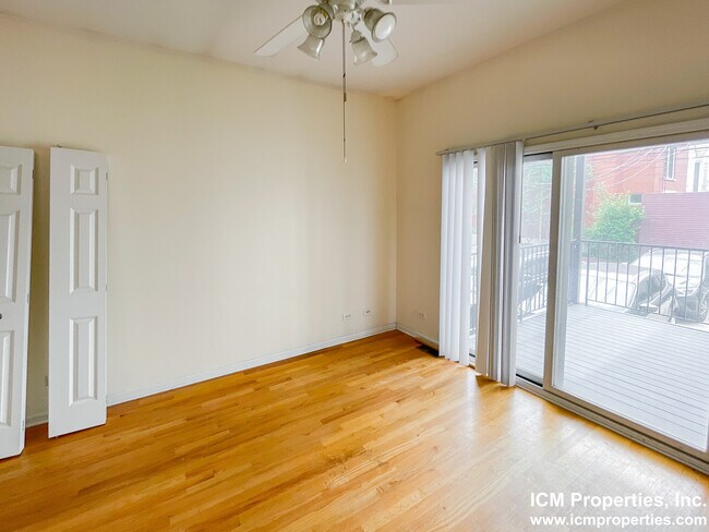 Building Photo - 2510 N Southport Ave