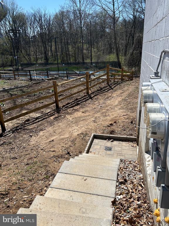 Building Photo - 152 N Walnut St