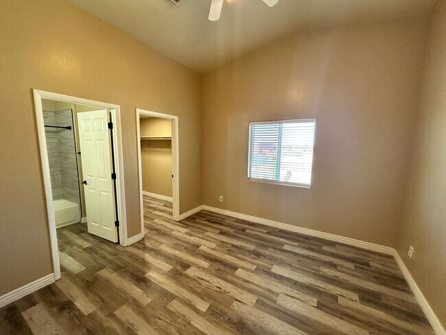 Building Photo - 5777 S Jacaranda Rd