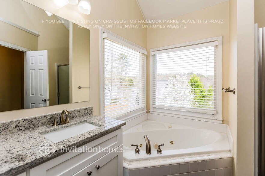 Building Photo - 938 Leeds Castle Way