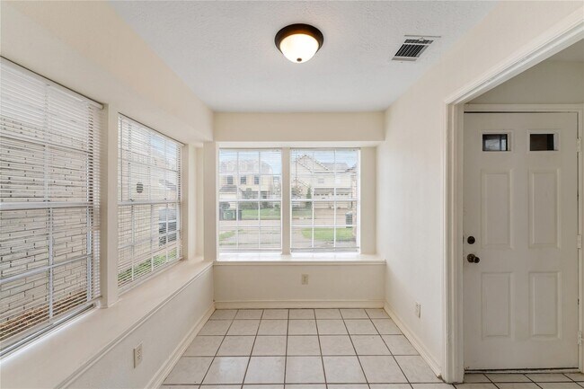 Building Photo - 6422 Chatham Island Ln