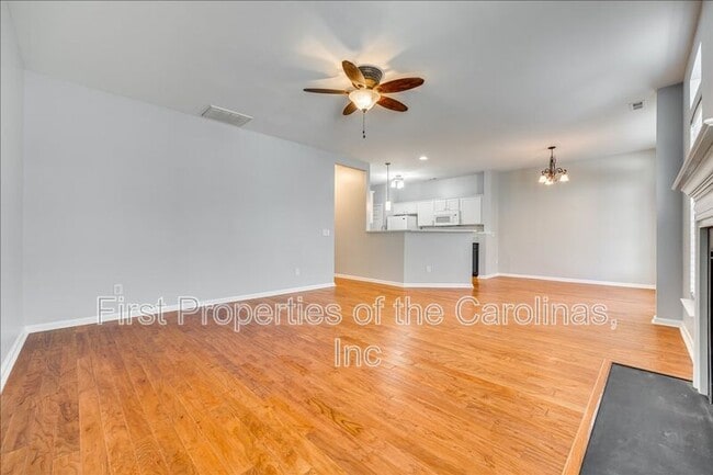 Building Photo - 618 Bayou Cir