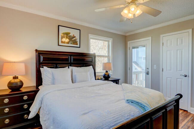 Building Photo - UNBELIEVEABLE VIEWS - Ocean Front OFF SEAS...