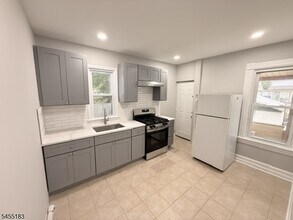Building Photo - 109 Berry St
