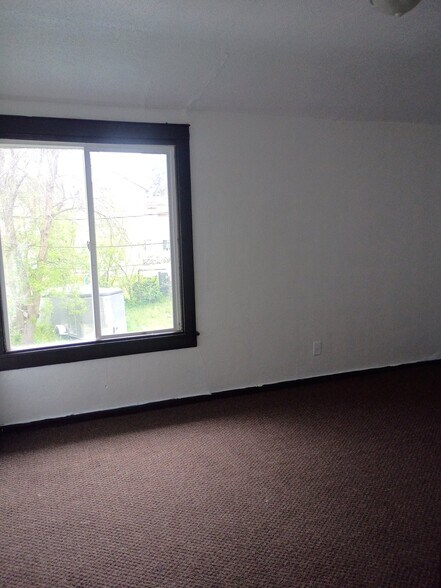 Building Photo - 1445 90th Ave W