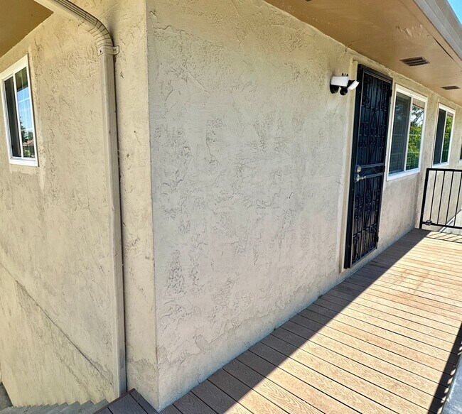 Building Photo - Remodeled Condo Near Transit