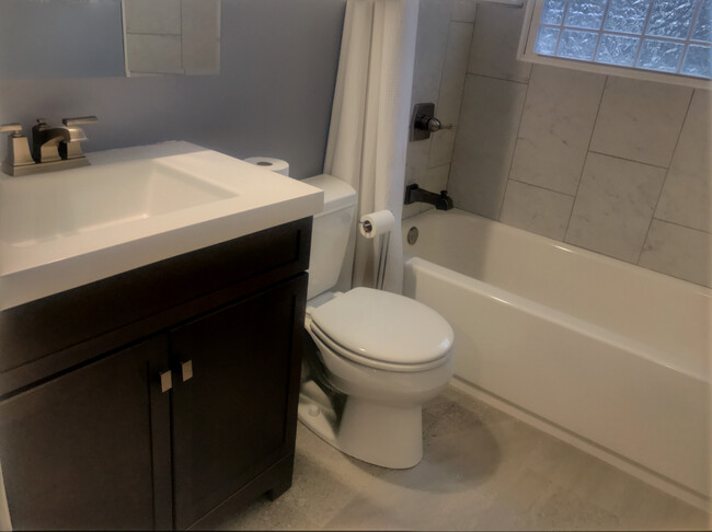 Main Floor Bathroom - 2932 Rio Rita Ave