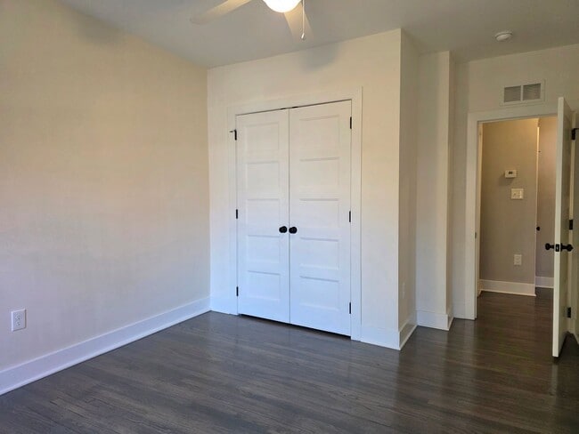 Building Photo - Gorgeous one of a kind 5 bedroom home fully updated