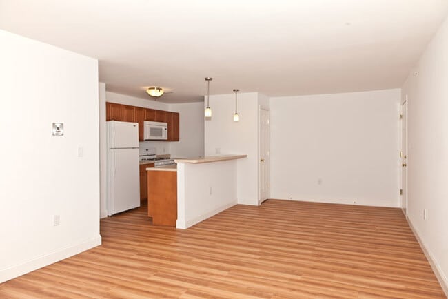 Interior Photo - Nashua Investors