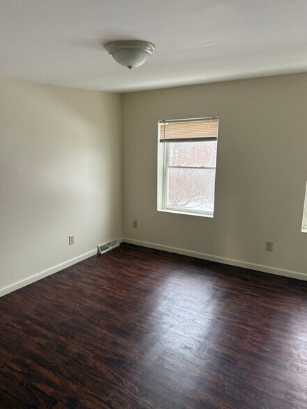 Building Photo - 2509 2nd Ave