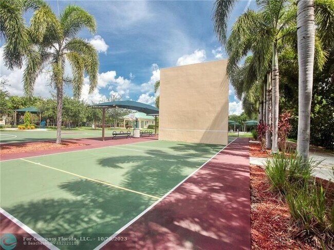 Building Photo - 2650 S Course Dr