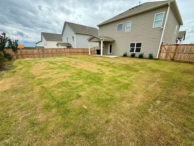 Building Photo - Beautiful New Home in Sought After Neighbo...