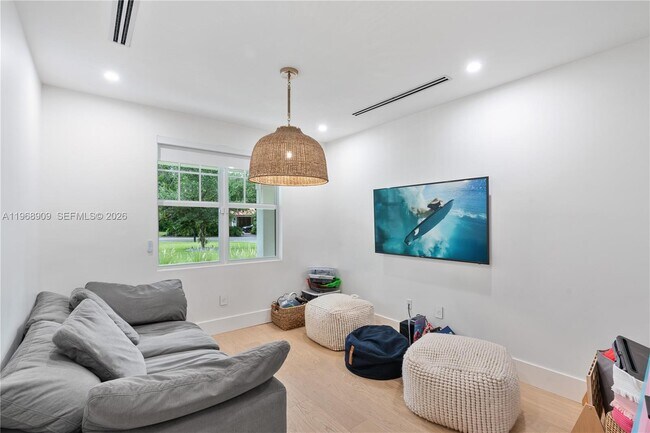 Building Photo - 9301 SW 93rd Ave