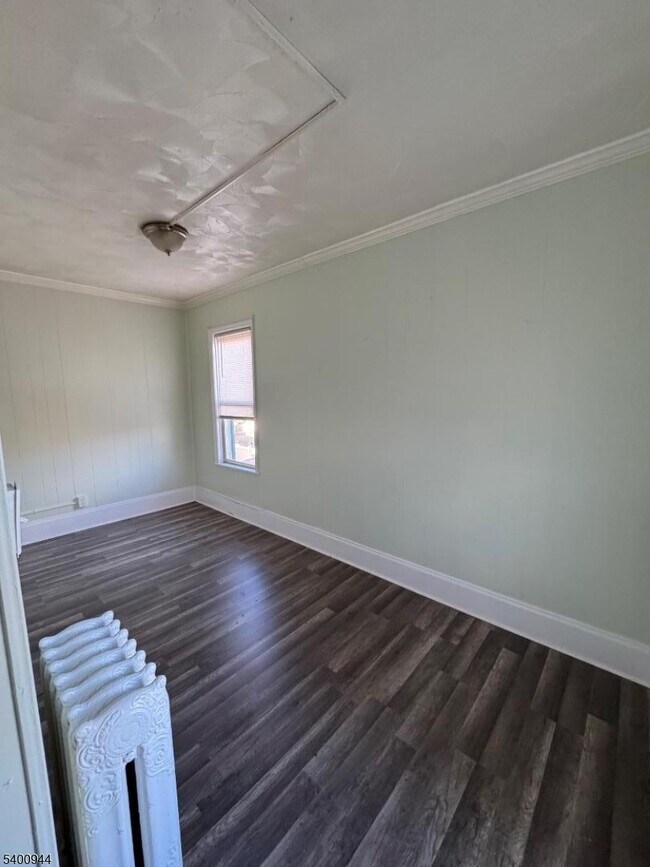 Building Photo - 1141 Louisa St