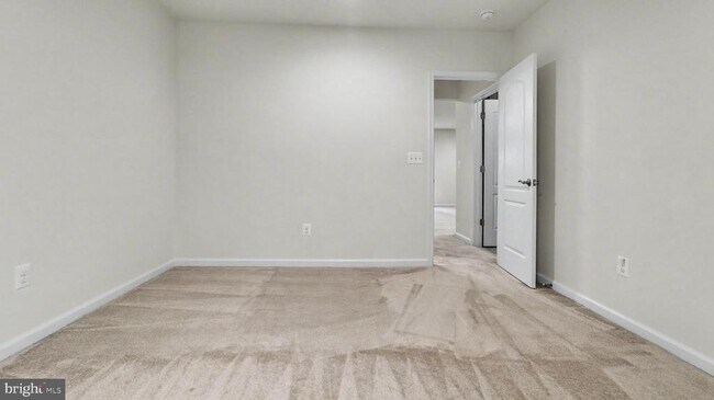 Building Photo - 40978 Spur Run Ln