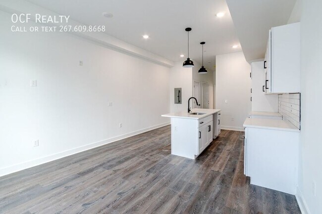 Building Photo - 625 N 52nd St