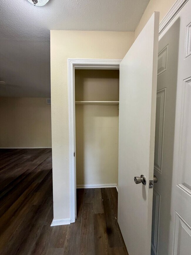 Building Photo - 7724 Bles Ave