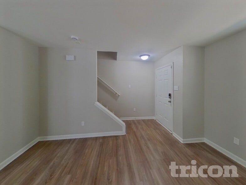 Building Photo - 758 Sinclair Dr