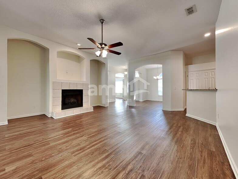 Building Photo - 442 Northcliff Ct