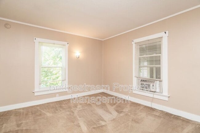 Building Photo - 1104 Huffman Ave