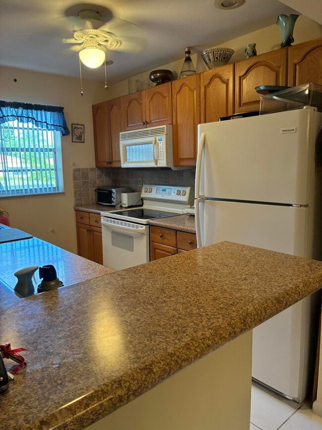 Building Photo - 4540 NW 3rd Ct