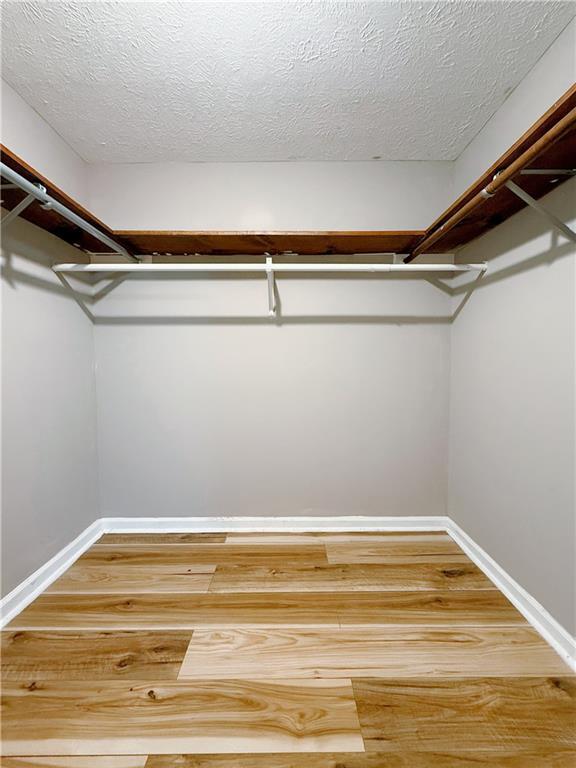 Building Photo - 2887 Lakemont Dr SW