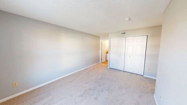 Building Photo - 5441 Cedar Springs