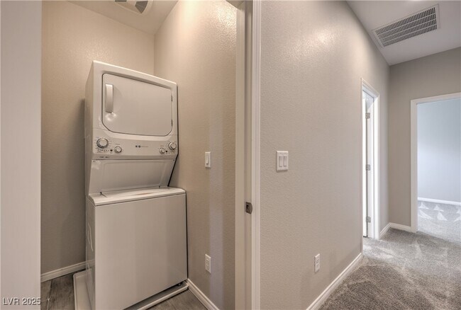 Building Photo - 904 Cottonwood Hl Pl