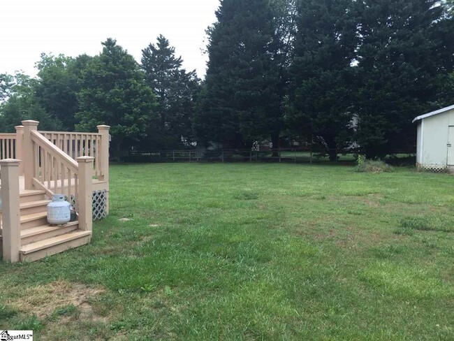 Building Photo - 305 Laurel Tree Ln
