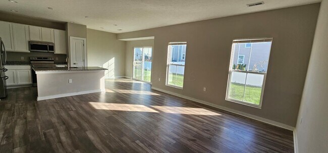 Building Photo - 125 Lenell Lp