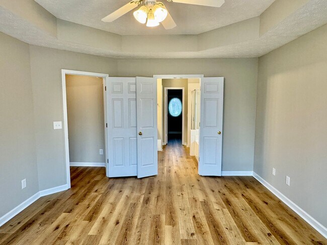 Building Photo - Charming 3-Bedroom, 2-Bath Home in Desirable Deer Creek!
