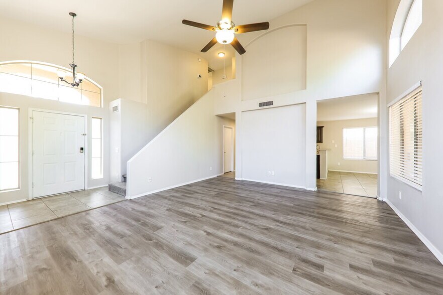 Building Photo - 15052 W Bottle Tree Ave