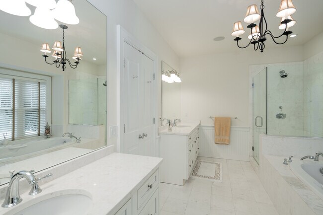 Building Photo - 21 Fieldview Ln