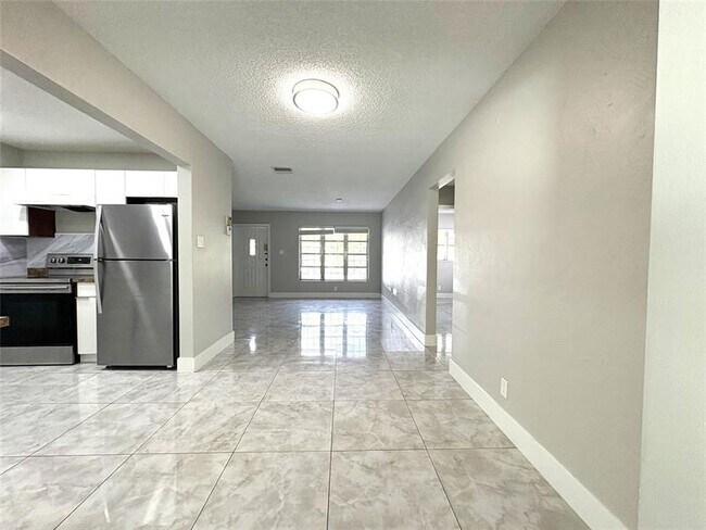 Building Photo - 6712 NW 60th St