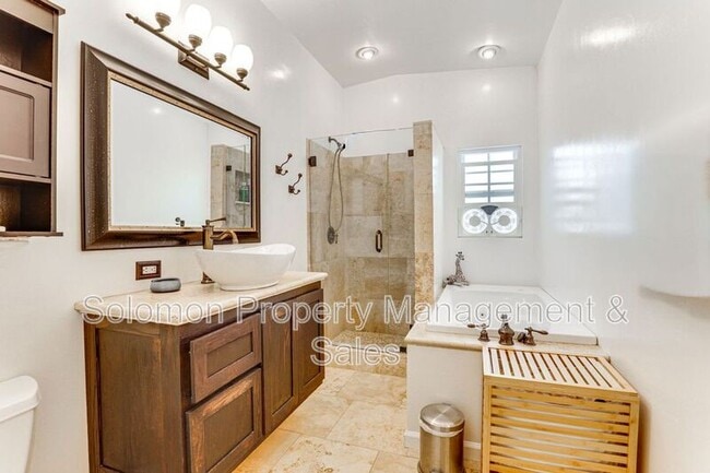 Building Photo - 901 Eucalyptus Ave