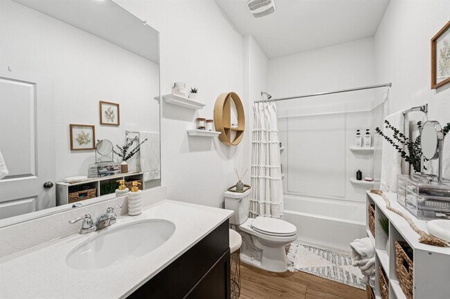 Building Photo - 6013 Eden Dr