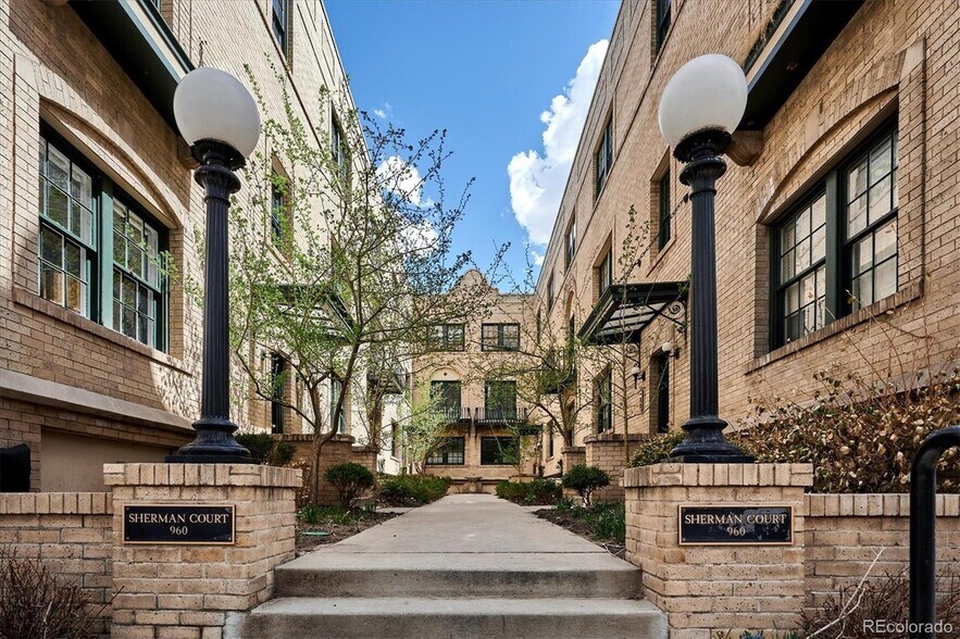 Building Photo - 960 N Sherman St