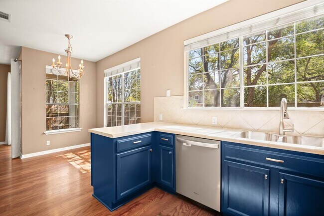 Building Photo - 8518 Cahill Dr