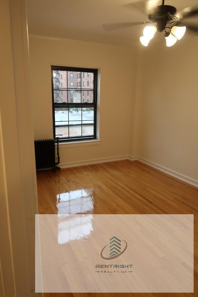 Building Photo - 426 W Briar Pl