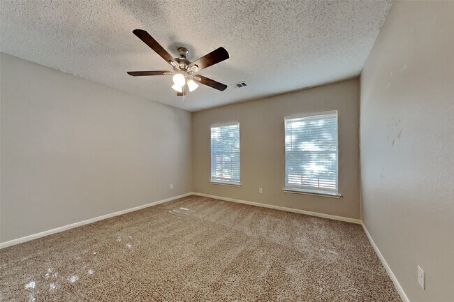 Building Photo - 17322 Harmony Hill Dr