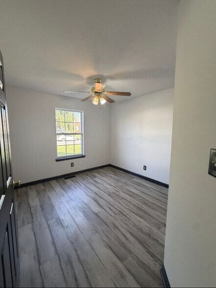 Building Photo - 3531 Sandpiper Dr