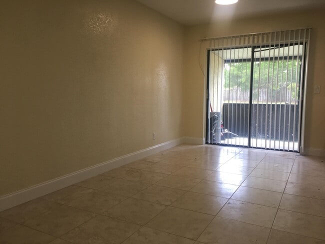 Building Photo - 12419 Westhampton Cir