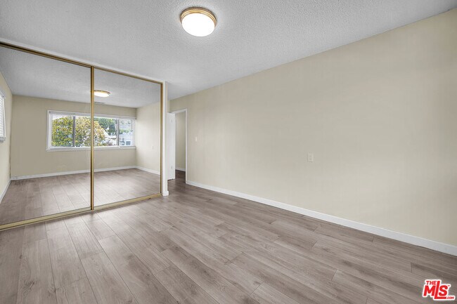 Building Photo - 5137 Reynier Ave